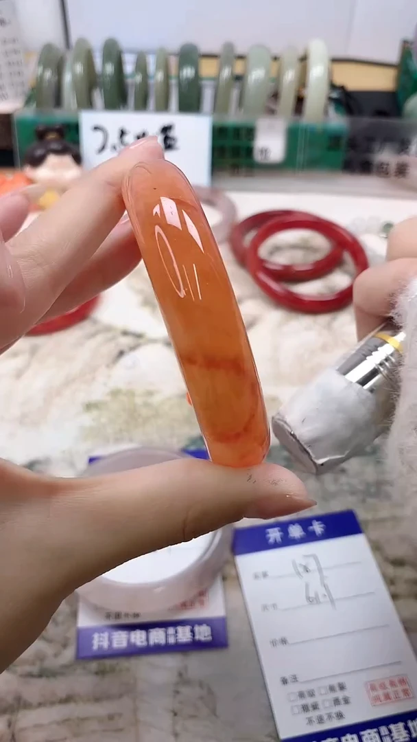 石英质玉手镯未镶嵌186/61.7