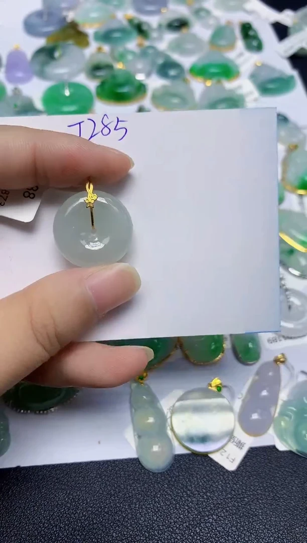 颈饰18K金镶嵌翡翠天然缅甸翡翠A货翡翠百元以上9元证书费自理