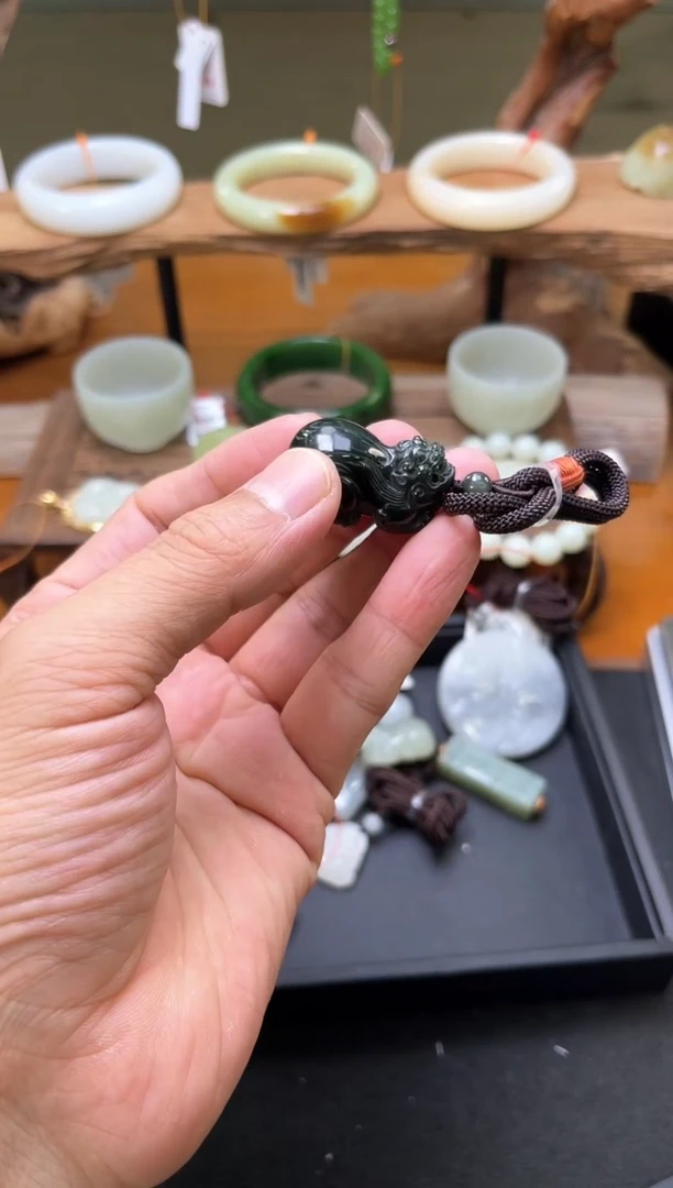 吊坠(不含链)未镶嵌和田玉青海青玉 貔貅