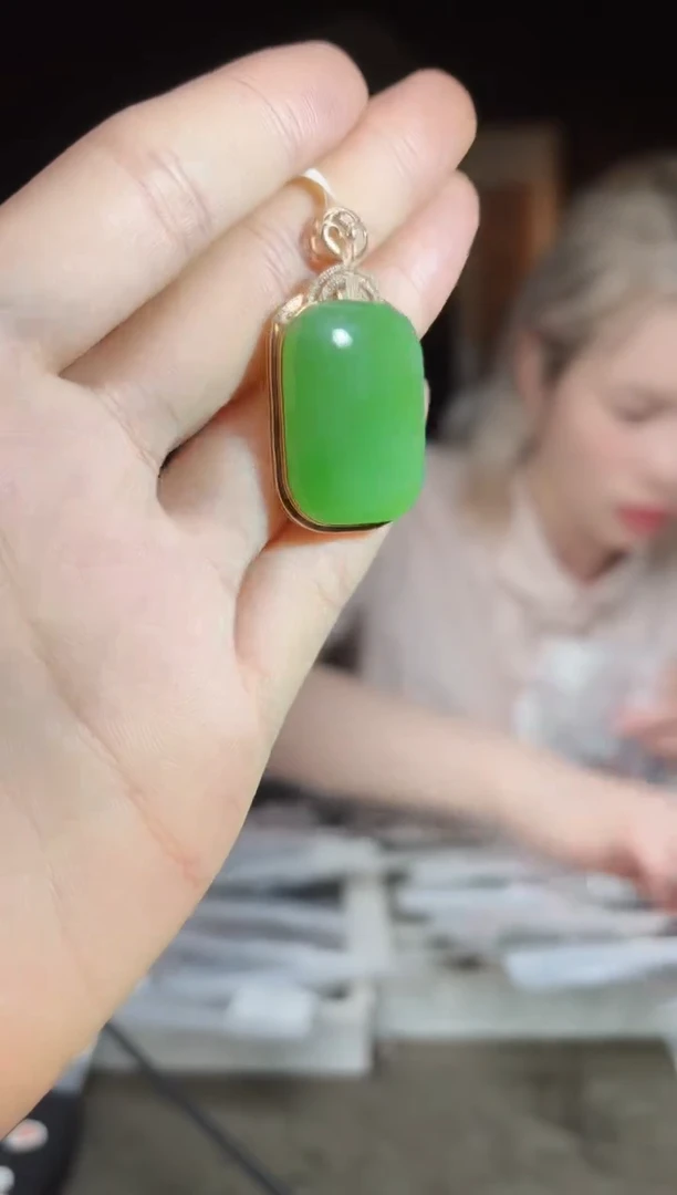 和田玉18K金镶嵌把件xp66无事牌