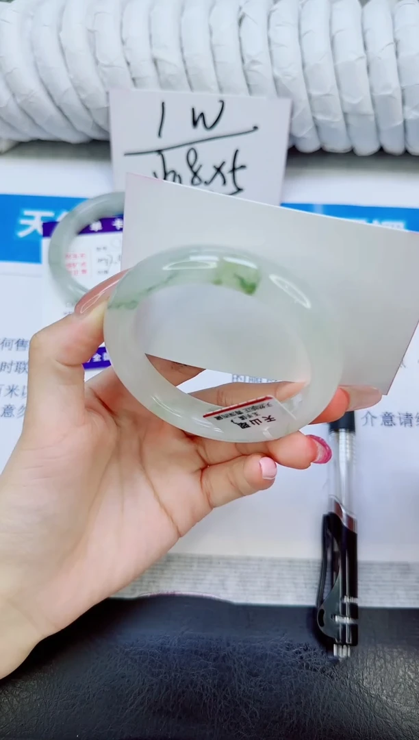 未镶嵌手镯石英质玉54/54