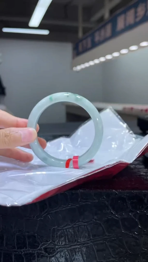 未镶嵌手镯翡翠9