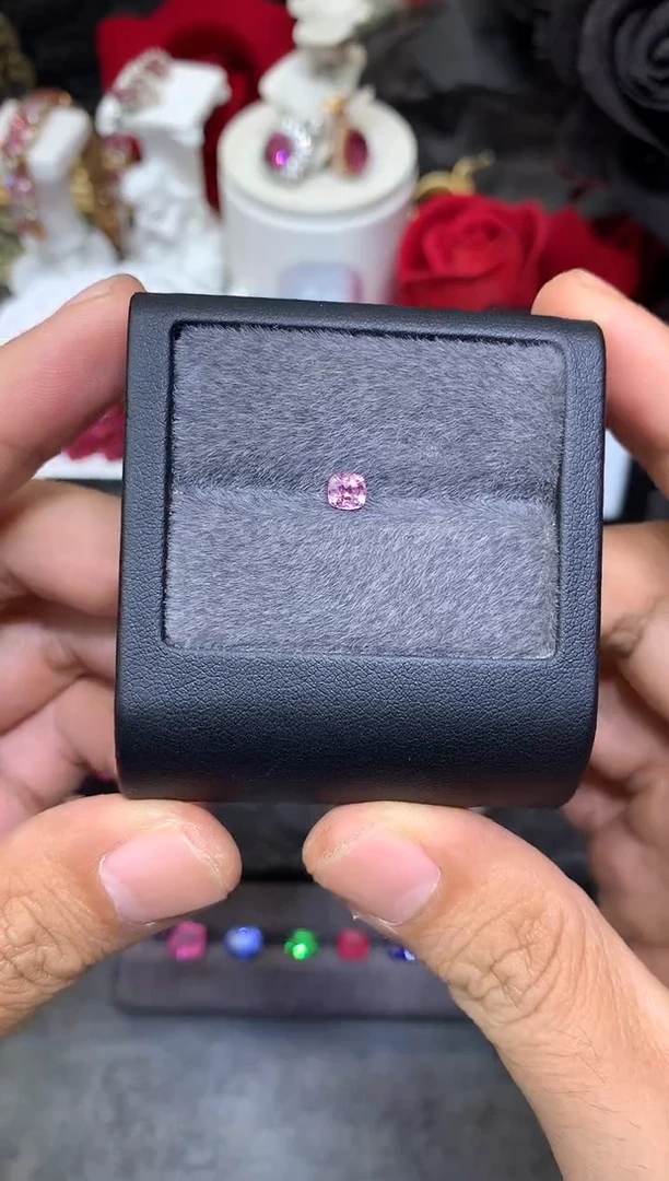 裸石尖晶石枕型 粉色调 0.45ct