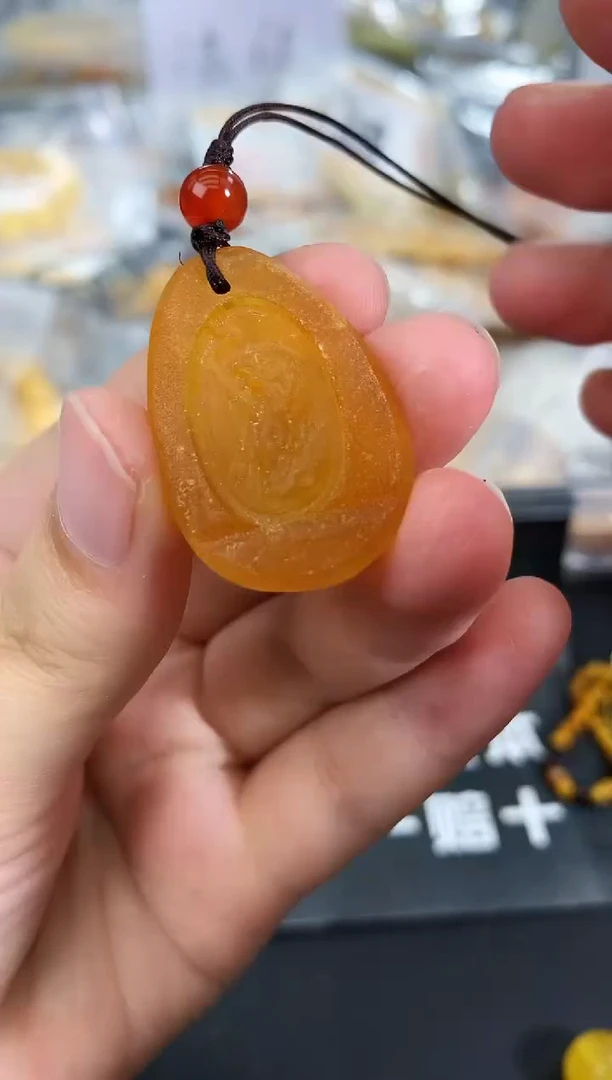 蜜蜡未镶嵌珠宝奇石74