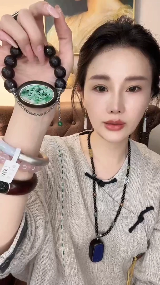 翡翠未镶嵌颈饰小*翡翠B543