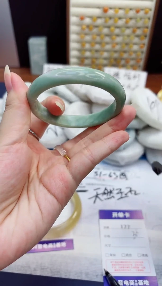未镶嵌手镯石英质玉177-翠玉-圈口58