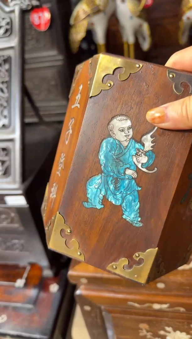 木五子登科黄笔筒168.888888