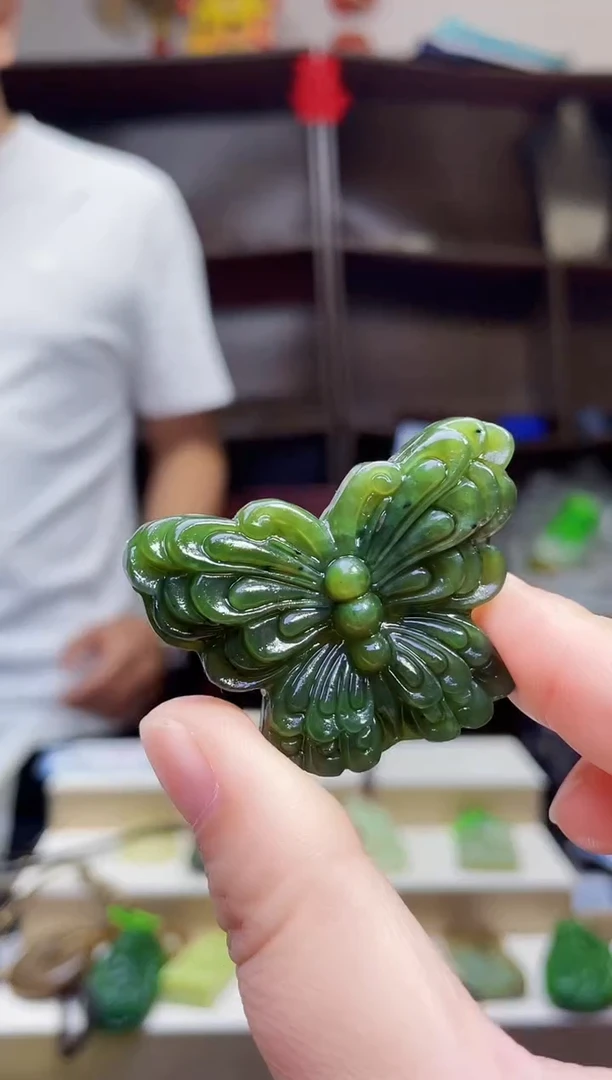 和田玉未镶嵌颈饰1