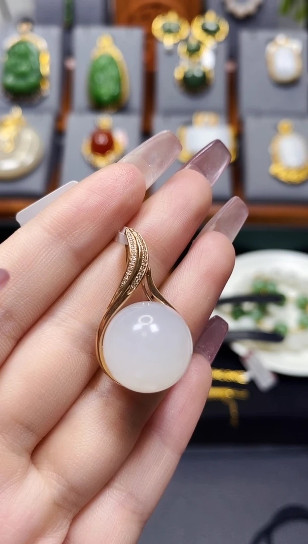 和田玉18K金镶嵌颈饰羊脂单珠吊坠*玫瑰金色