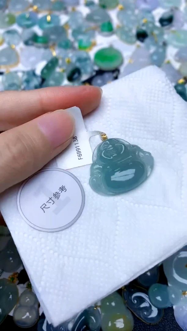 颈饰18K金镶嵌翡翠天然A货翡翠