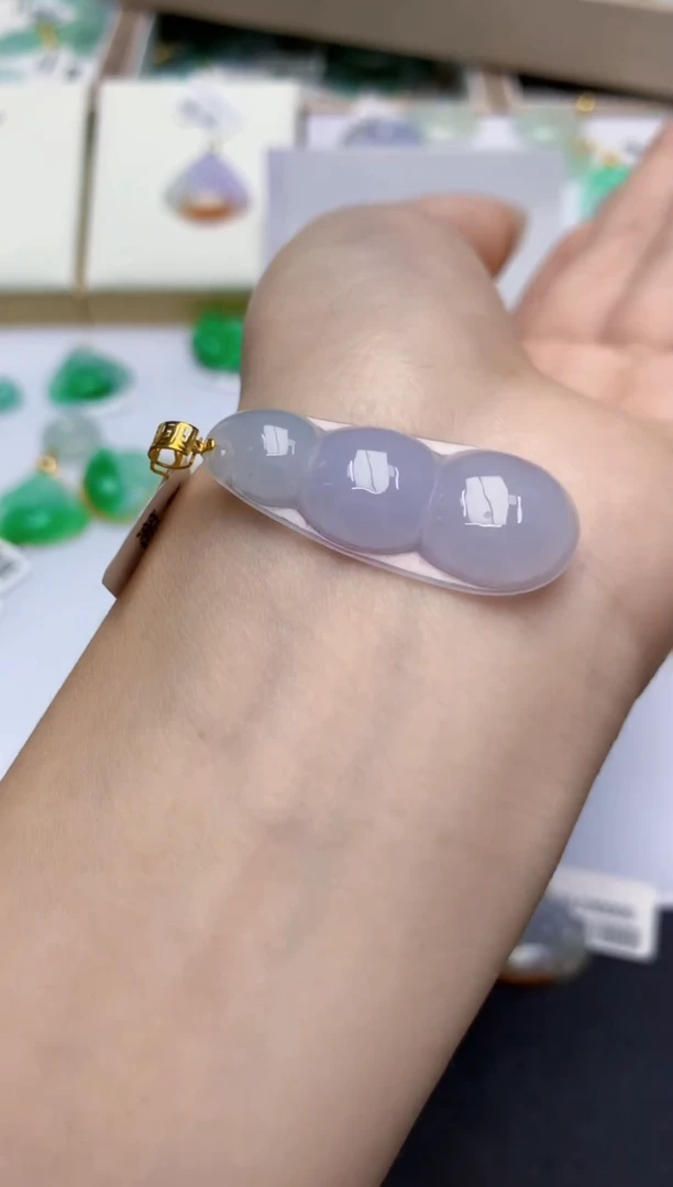 翡翠18K金镶嵌颈饰天然缅甸A货翡翠