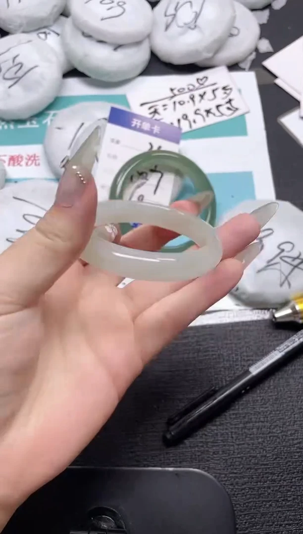 未镶嵌手镯石英质玉25-52