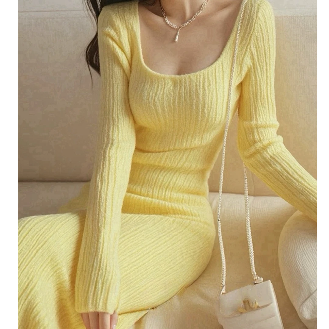 御姐别致绝美奶呼呼气质裙子秋冬内搭富家千金修身黄色针织连衣裙