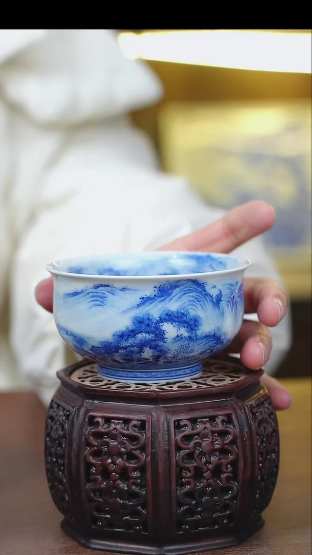 青花山水炉式杯一个