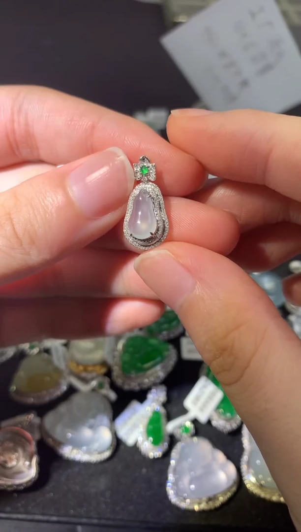 吊坠(不含链)18K金镶嵌翡翠吊坠