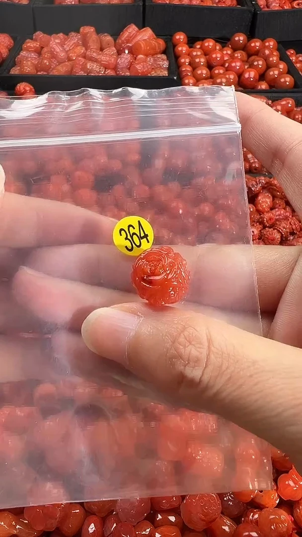 颈饰未镶嵌南红玛瑙1