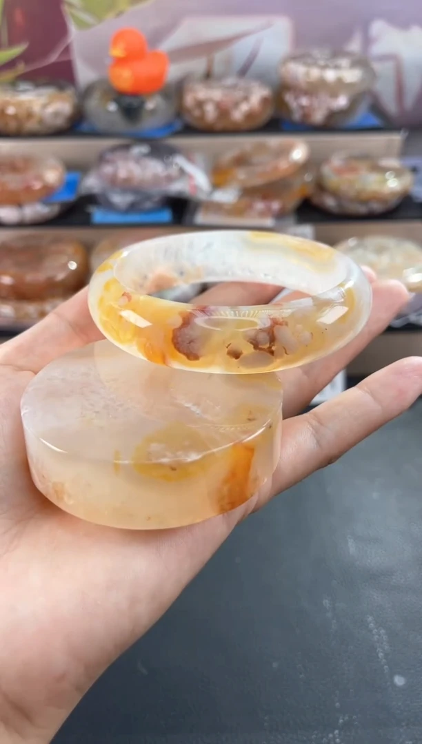 未镶嵌手镯石英质玉64