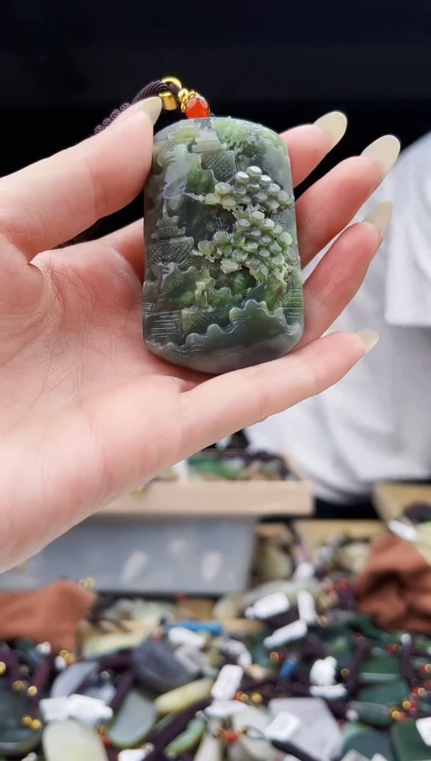 颈饰未镶嵌和田玉1