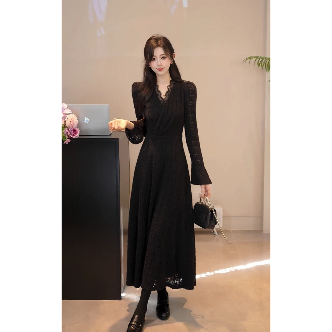 YUANLIANSU/圆脸酥【宛彼鸣鸠】千金风修身蕾丝拼接V领连衣裙女秋冬
