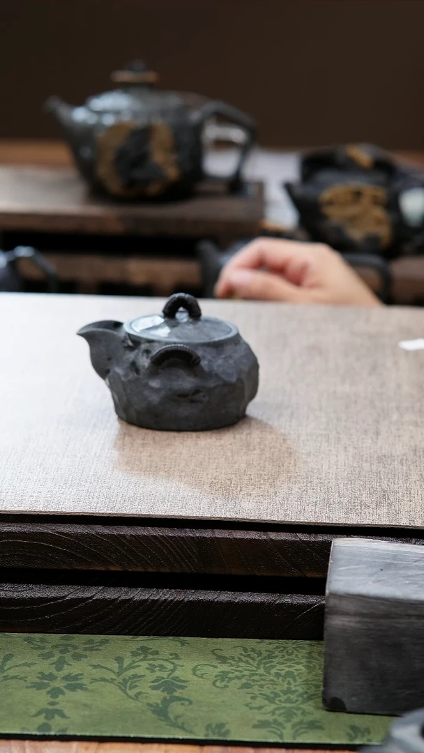 柯荣盛老师作品冰碛岩重工雕刻手凿宝瓶壶
