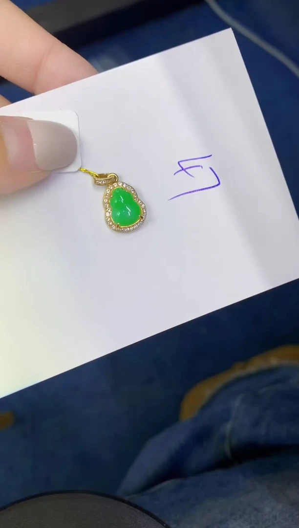 颈饰未镶嵌翡翠缅甸天然翡翠A货