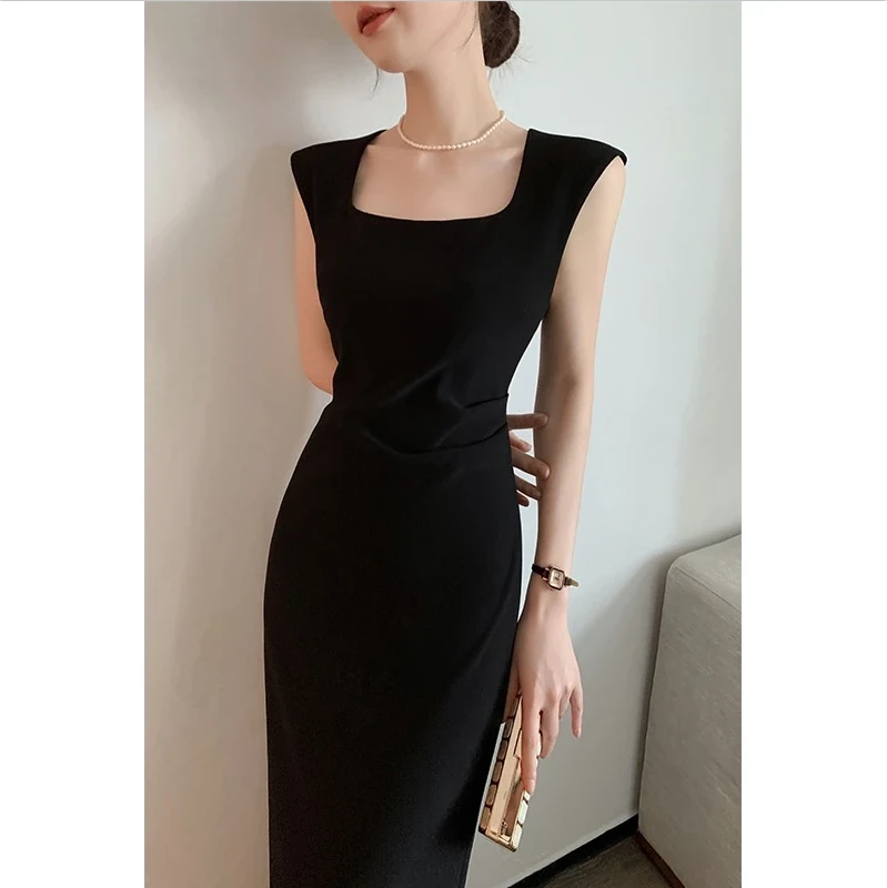 黑色赫本风方领无袖褶皱收腰连衣裙女2025夏季气质包臀长款后妈裙