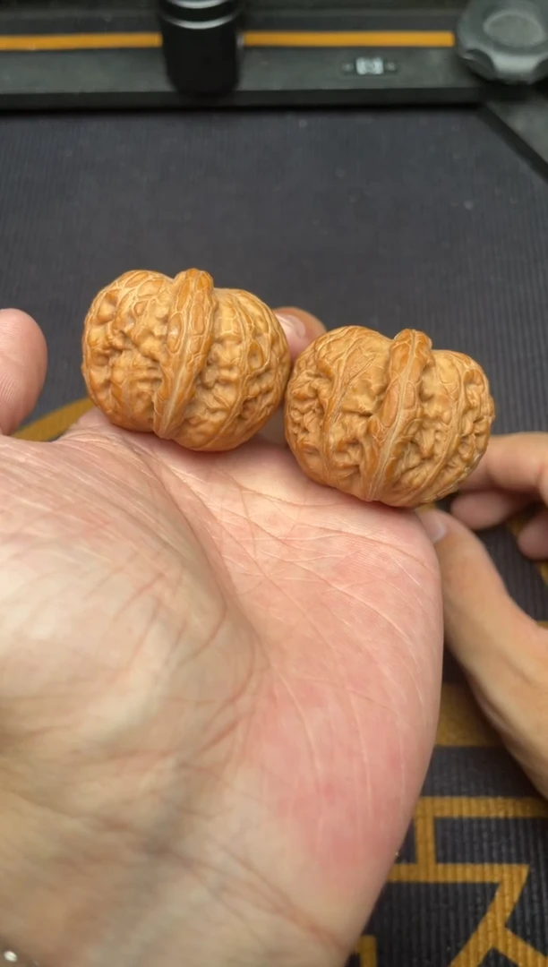 文玩核桃吊坠元宝全品39+