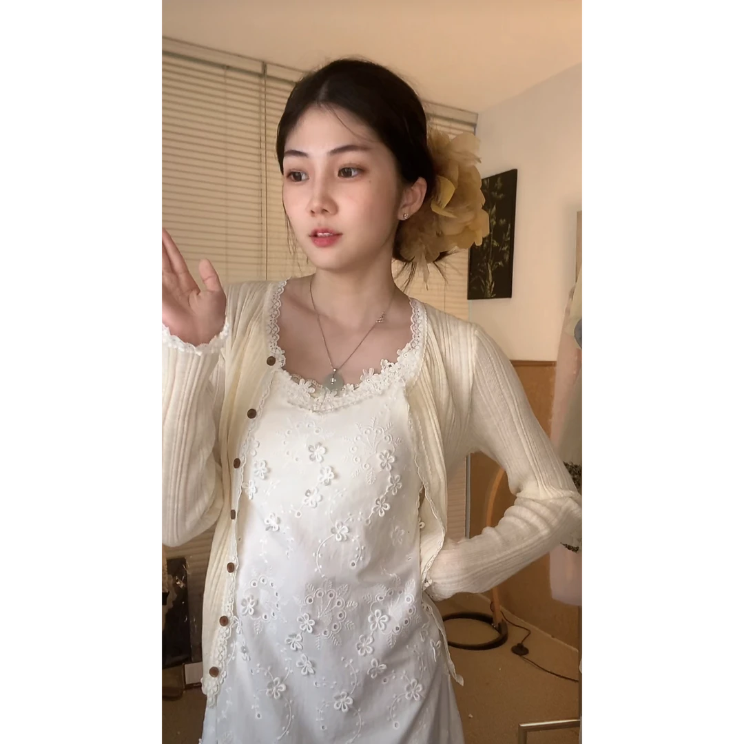 复古吊带重工连衣裙气质刺绣裙设计感少女显瘦法式夏季裙子甜美