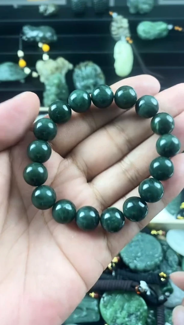 和田玉未镶嵌颈饰1