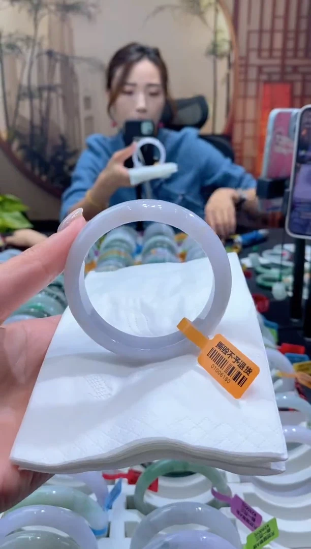 未镶嵌手镯翡翠000072574