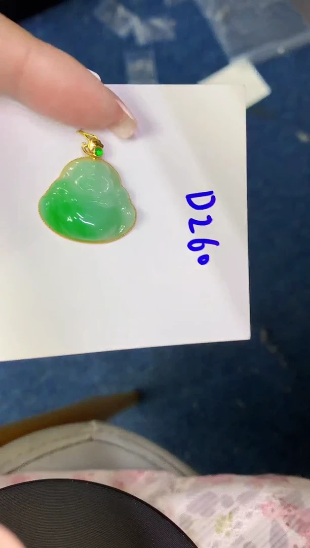 翡翠18K金镶嵌颈饰0000000000