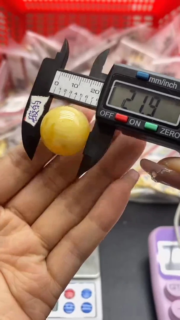 琥珀未镶嵌珠宝奇石1185
