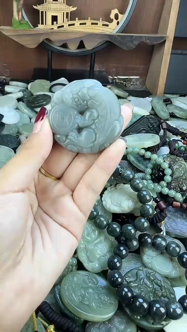 颈饰未镶嵌和田玉1