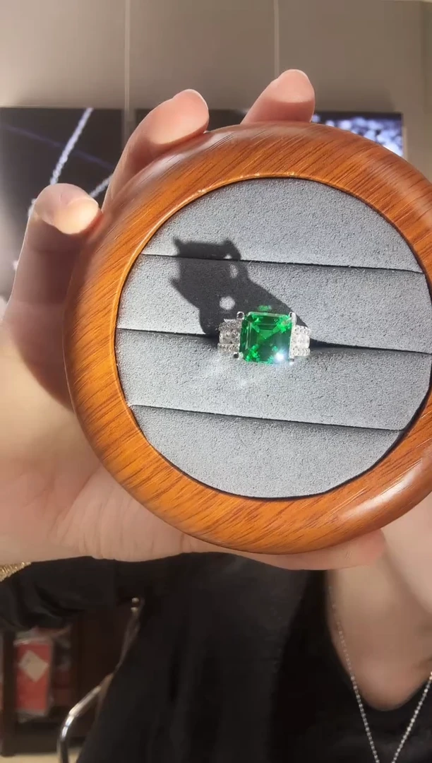 主播定制链接 绿色正方戒指5ct 定制圈口