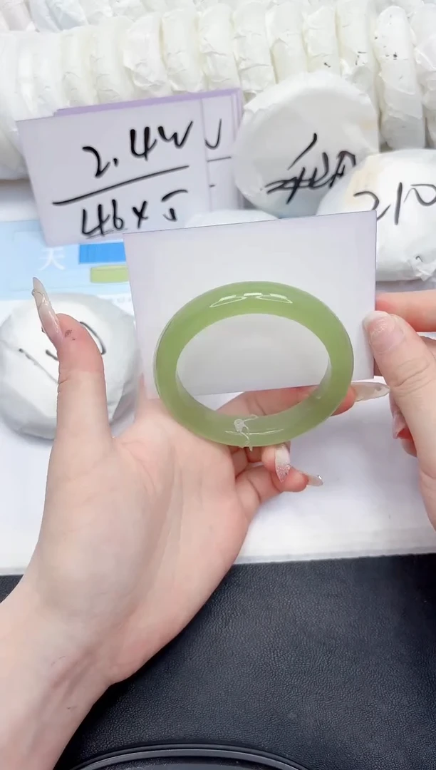 未镶嵌手镯石英质玉197-58