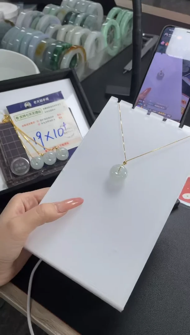 【闪购商品】翡翠挂件未镶嵌肉扣配银链/多样性发其一CP