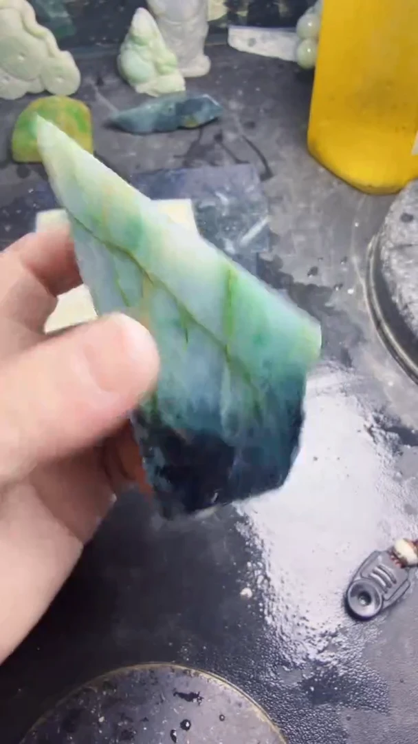 未镶嵌挂件翡翠雷****响天然翡翠099