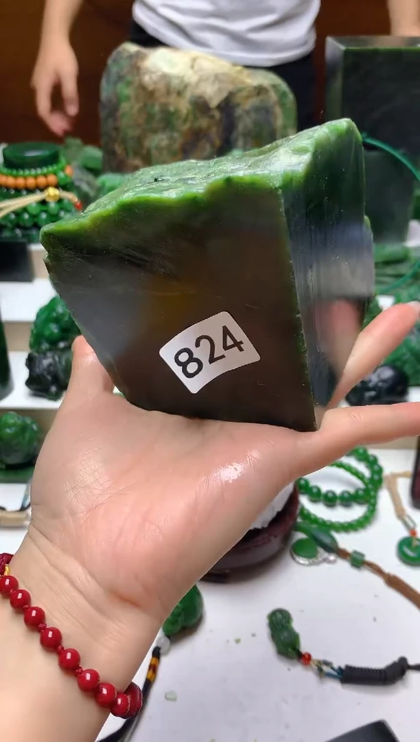 未镶嵌和田玉（碧玉）珠宝半成品1