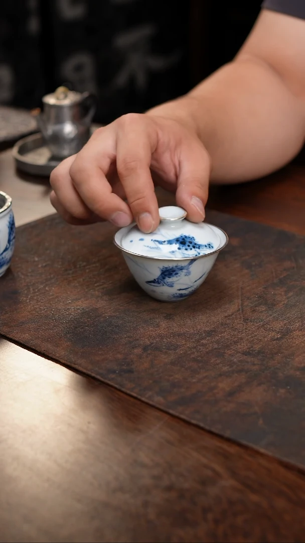 仿明青花鳜鱼包银手绘盖碗