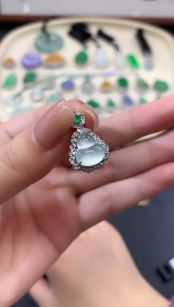 颈饰18K金镶嵌翡翠79-吊坠