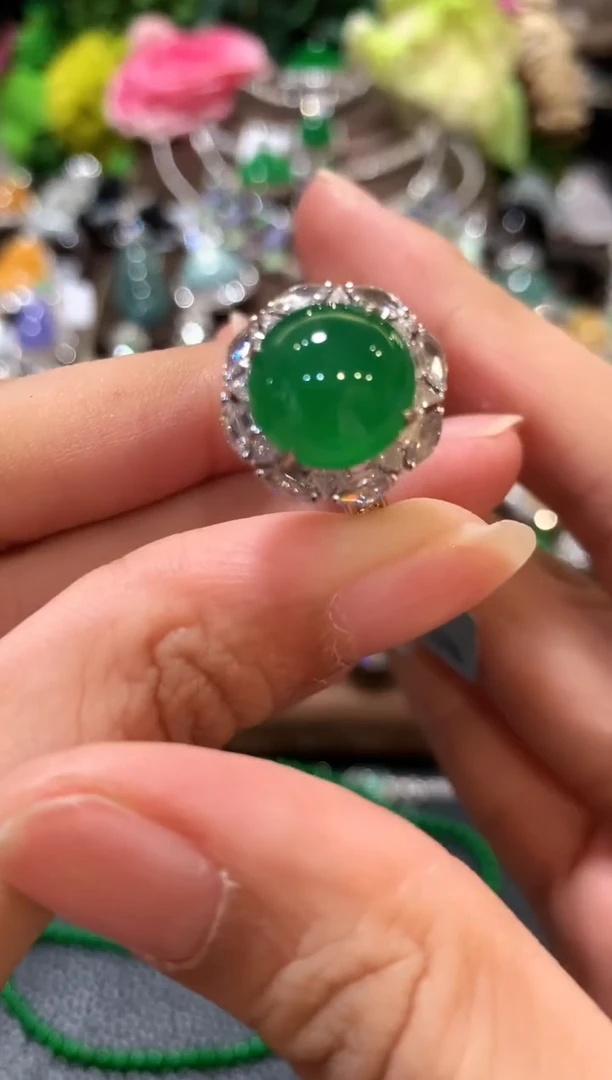 18K金镶嵌戒指翡翠m50