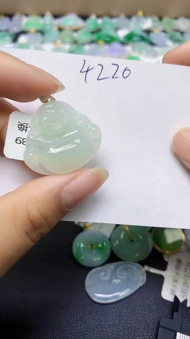 翡翠18K金镶嵌颈饰天然缅甸翡翠A货