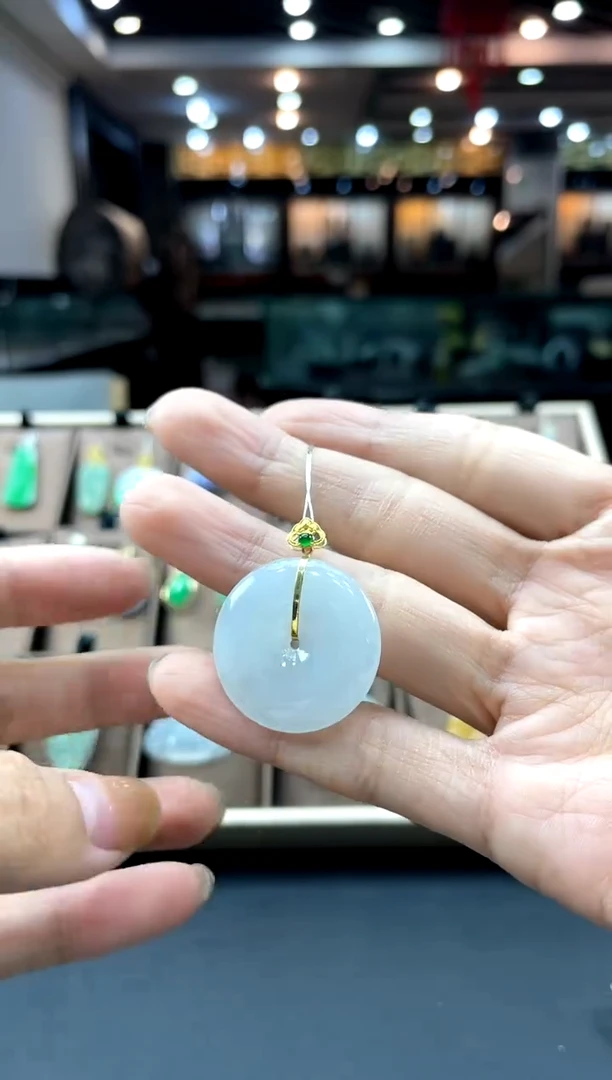 【闪购商品】翡翠颈饰18K金镶嵌平安扣