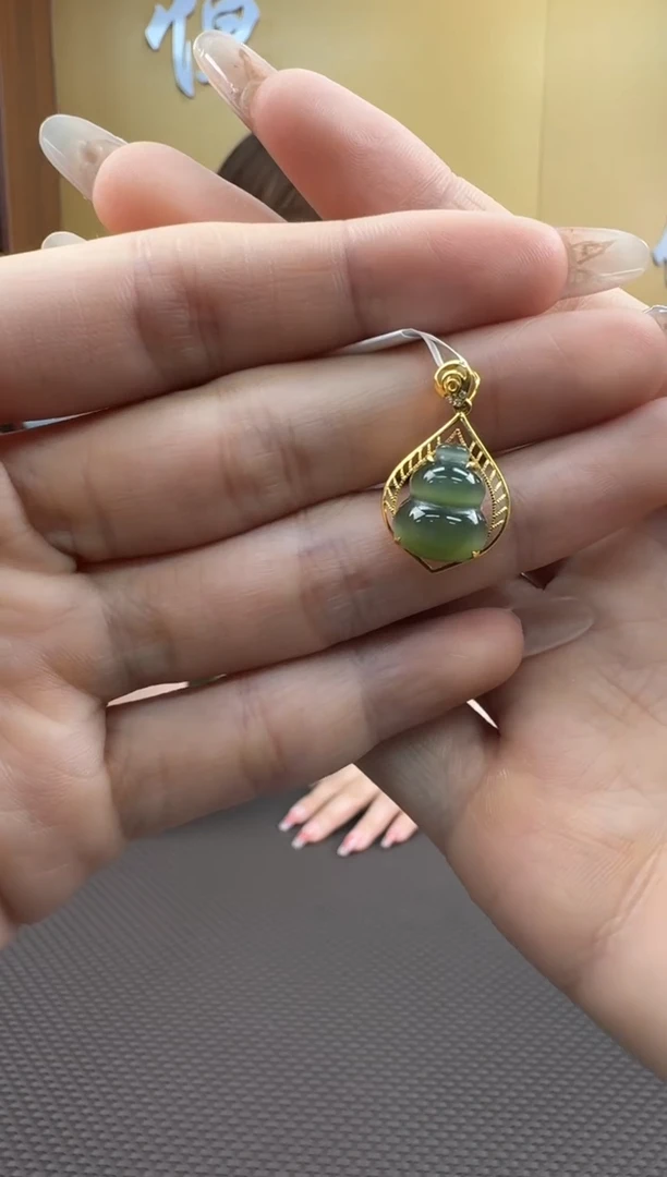 【闪购商品】和田玉挂件18K金镶嵌挂件