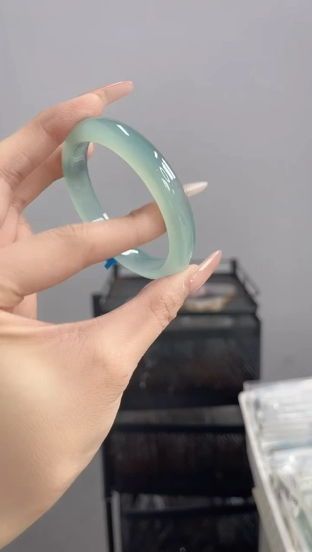 【闪购商品】玛瑙/玉髓手镯未镶嵌55-56圈