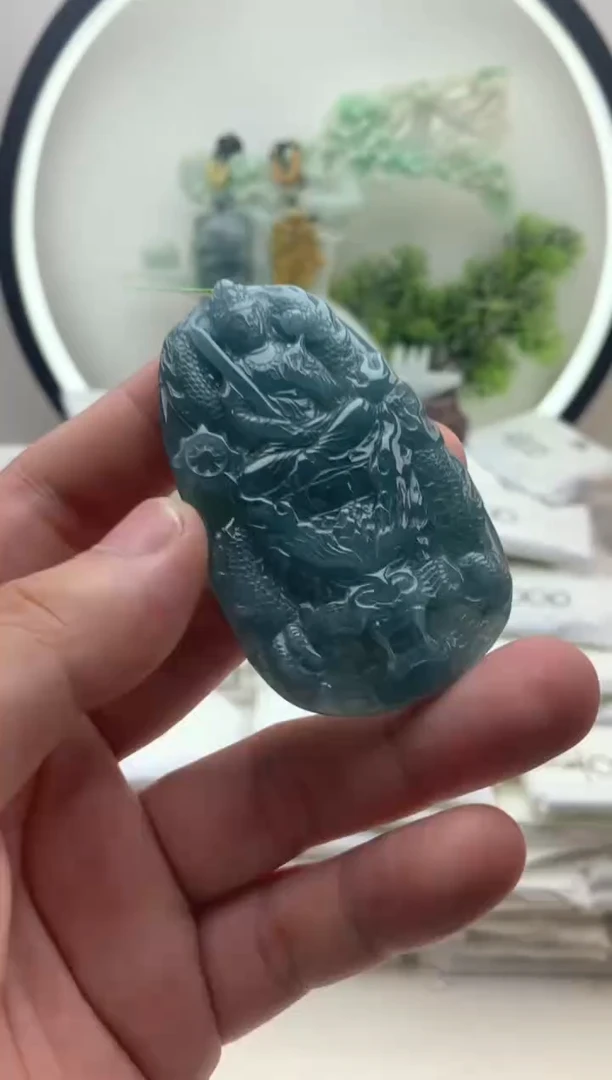 颈饰未镶嵌翡翠虚空藏