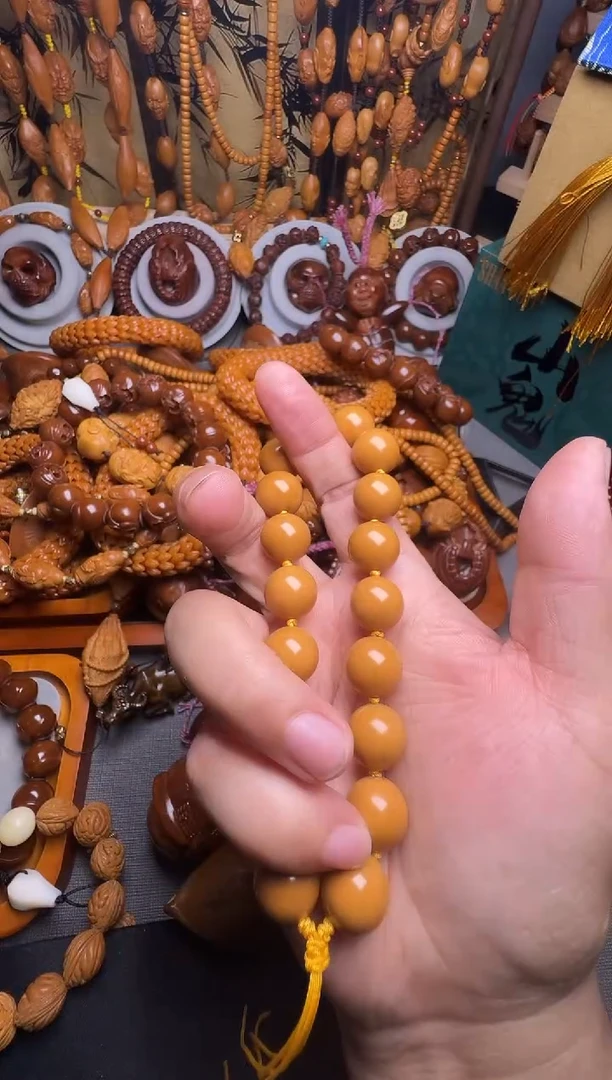 手串橄榄核z****g猴头光珠