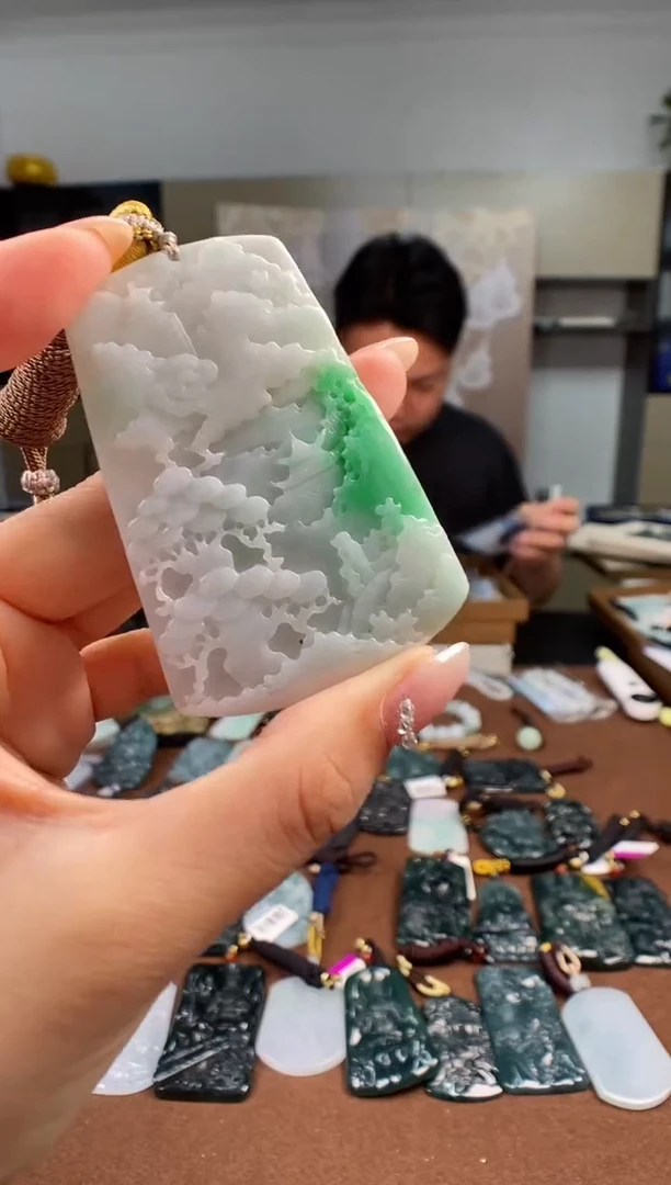 未镶嵌挂件翡翠 多样性发其一
