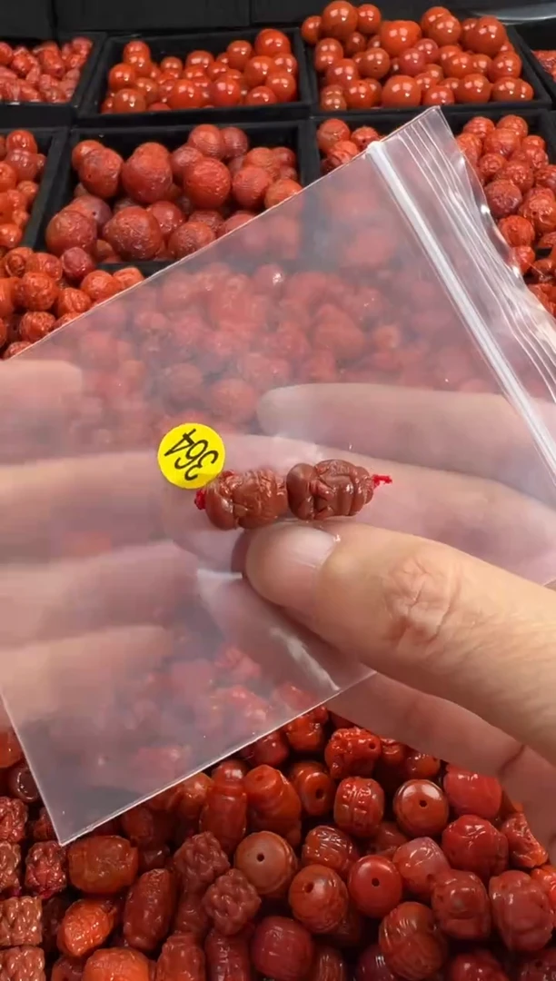 颈饰未镶嵌南红玛瑙1