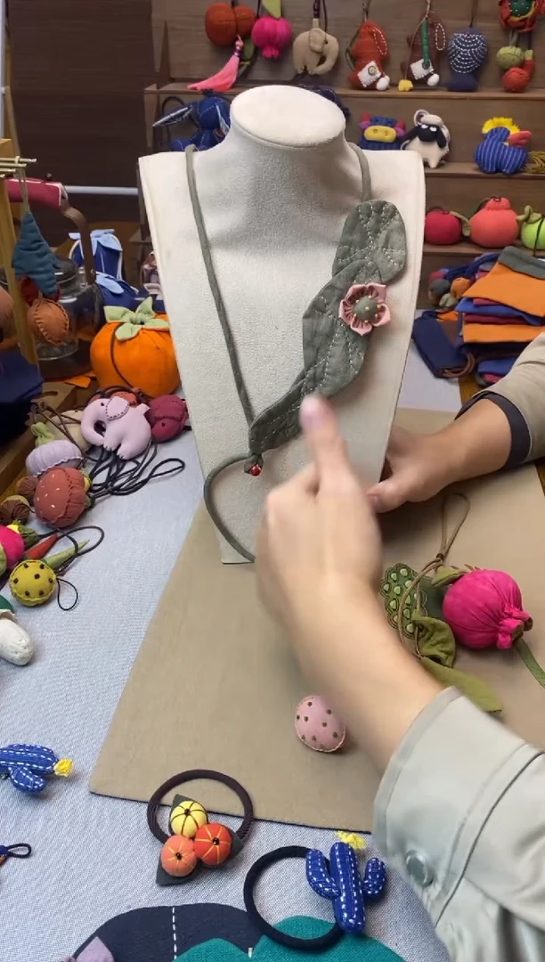 布艺三叶荷花腰链